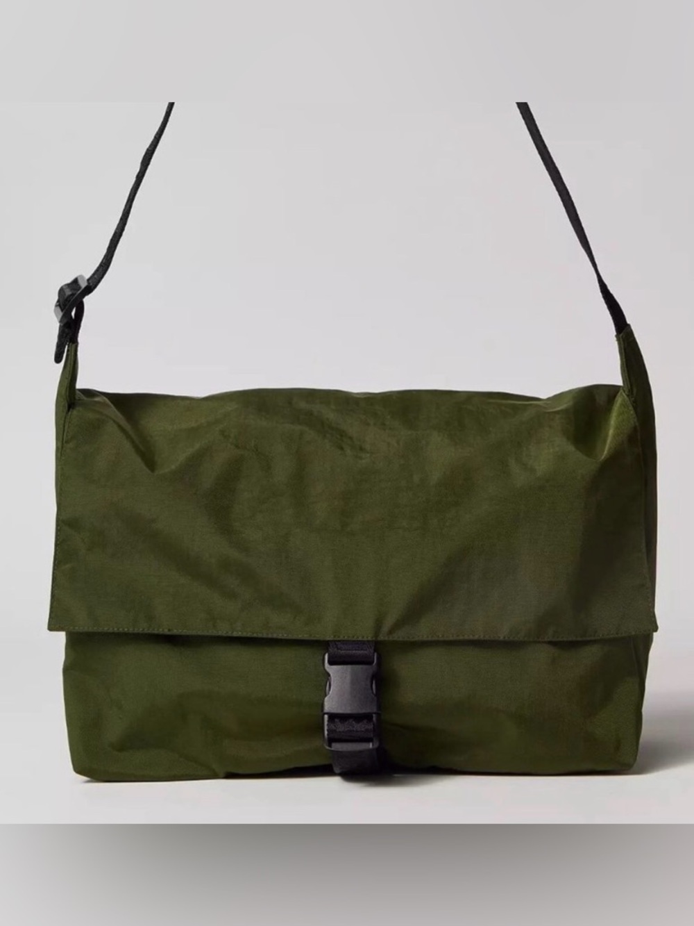 BAGGU Seaweed Nylon Messenger Bag NEW NWT LAST ONE
